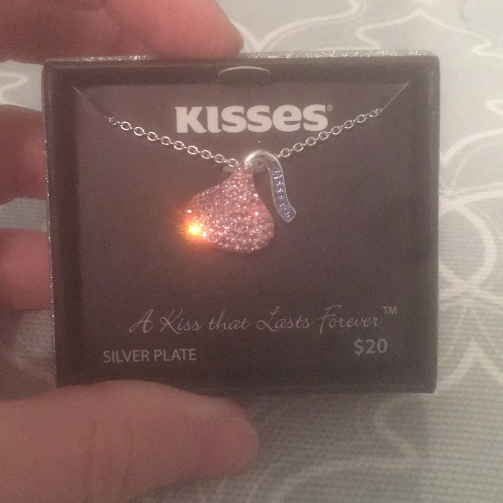 Kisses pink necklace.